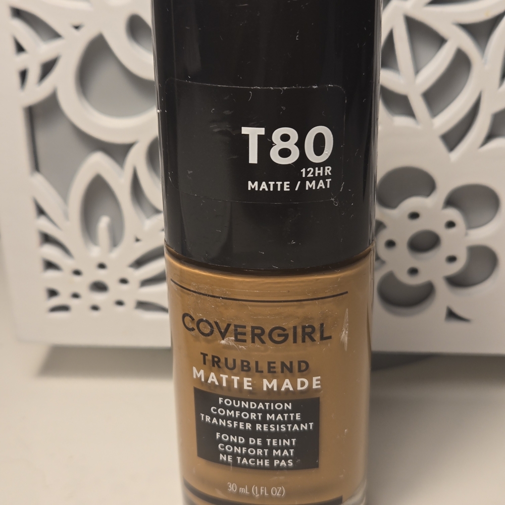 NEW COVERGIRL TruBlend Matte Made Foundation T80